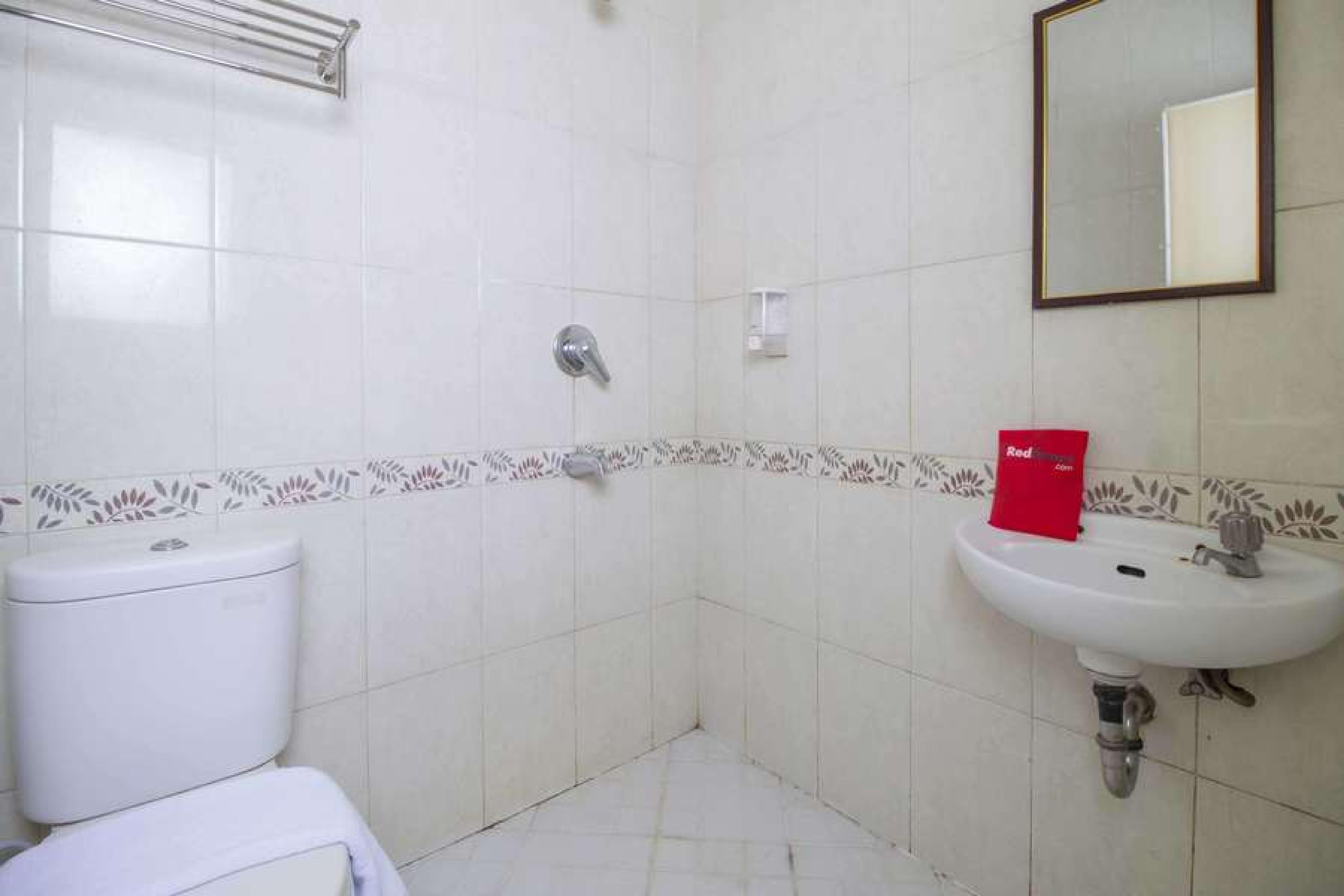Reddoorz @ Pangeran Antasari 2 Hotel Cilandak  Ngoại thất bức ảnh